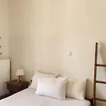 Theodorou Pensión 3*
